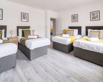 Modern Town Center Apartments Aldershot - Aldershot - Phòng ngủ