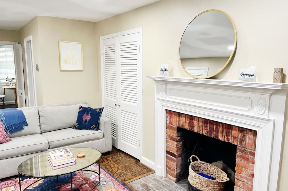 Charming Garden-Level Guest Suite in Heart of Capitol Hill - واشنطن د.ك. - غرفة معيشة