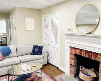 Charming Garden-Level Guest Suite in Heart of Capitol Hill - Washington D. C. - Sala de estar