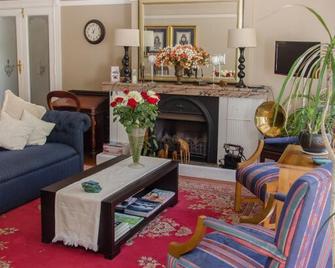 Brighton Lodge - #Solar Energy #No Loadshedding - Port Elizabeth - Olohuone