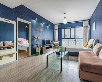Kaili International Hotel Apartments Beichen CC - Kunming - Living room