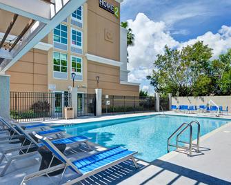Home2 Suites by Hilton Miramar Ft. Lauderdale - Miramar - Piscina