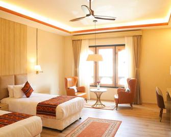 Hotel Kaachi Grand - Paro - Bedroom