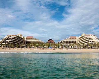 Crowne Plaza Danang by IHG - Da Nang - Building