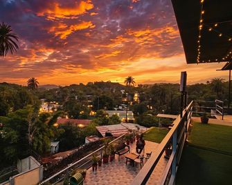 Royal Raj Palace Near Nakki Lake Mount Abu - Mount Abu - Gebouw