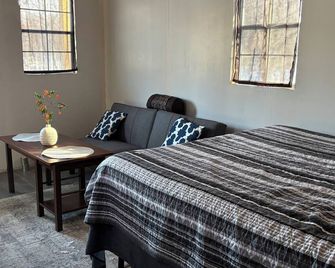 Cabin 1 The Sunrise Patio - Geneva - Bedroom