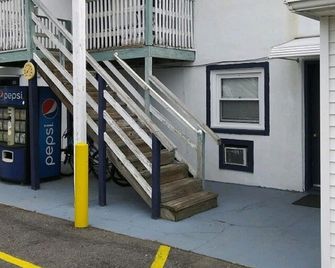 Budget Inn Motel Suites Somers Point - Somers Point - Escaleras