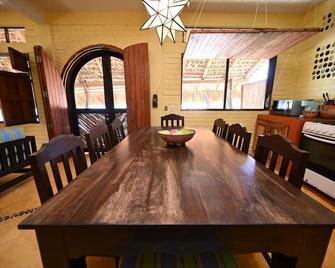 Casa Flores Del Mar - Rare, Peaceful, Ocean Front, Hidden Gem - Puerto Angel - Dining room