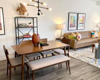 3 Bedroom Rental Townhome With Osoyoos Lake Views! - Osoyoos - Dining room