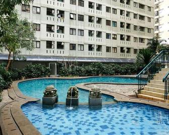 Comfortable Studio Room At Kebagusan City - Τζακάρτα - Πισίνα