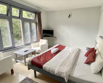 Hotel Meadows Grass - Manali - Bedroom