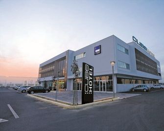 Hotel Cube - Rávena - Edificio