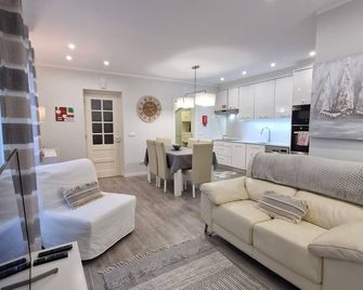 Ribas Apartment By Acasadascasas - Ericeira - Living room