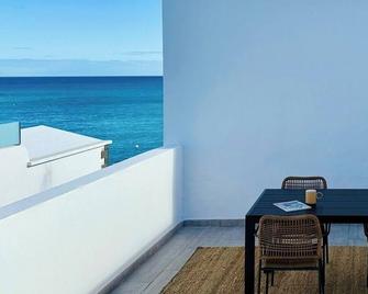 Canaryislandshost l Girasol - Punta Mujeres - Balcony