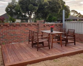 Clayton Living Town House at Monash Doorstep - Clayton - Patio