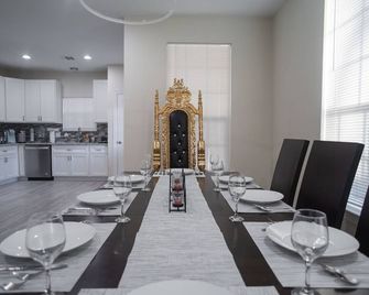 4br Modernhome W/ Pool & Jacuzzi - Dallas - Comedor