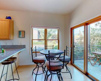 Hood River Hideaway - Hood River - Dining room