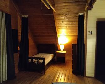 Meadow Lake Guest Ranch - Osprey Suite - Lakeview House - Clinton - Schlafzimmer