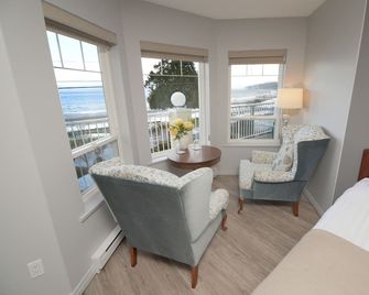 Casa Grande Inn - Qualicum Beach - Schlafzimmer