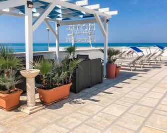 Hotel I Colori Del Mare - Torre San Giovanni - Terasa