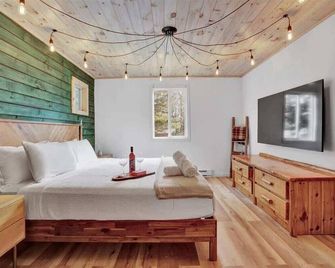 Enchanted A-Frame Cabin | Hot Tub | Firepit - Pocono Summit