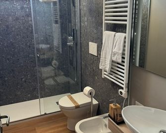 Tenuta Lo Cuoccio - Gravina in Puglia - Badkamer