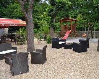 Hotel Stekl - Hrubá Skála - Patio