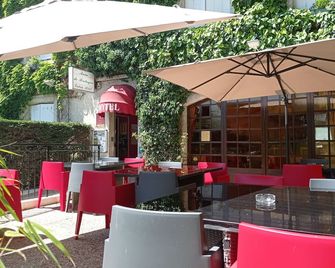 Hotel Anne De Bretagne Blois - Blois - Pátio