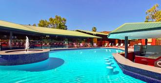 Mercure Alice Springs Resort - Alice Springs - Zwembad