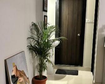 Superb cosy apartment with WiFi in Siliguri. Fur buddies are welcome. - Siliguri