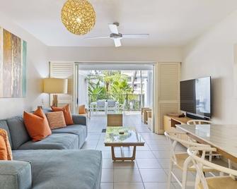 Lilac Suite Chic Resort Living at The Beach Club - Palm Cove - Vardagsrum
