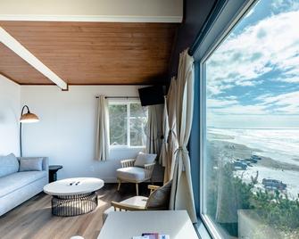 Seagull Beachfront Inn - Lincoln City - Living room