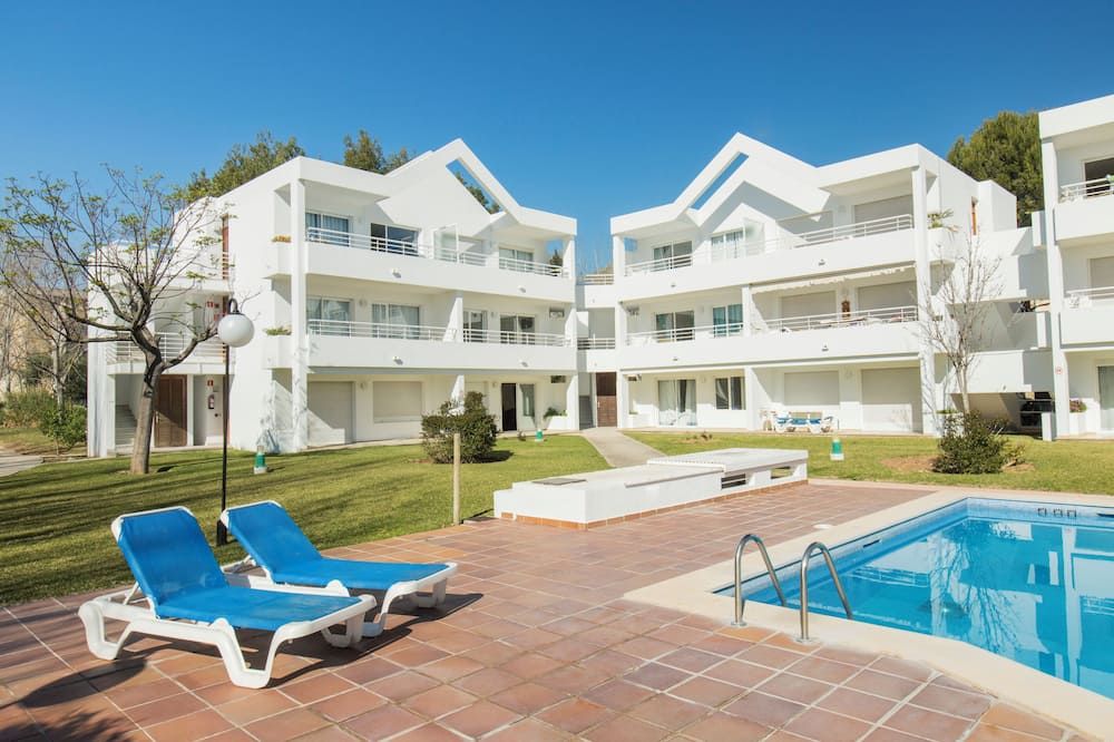 أبارتامينتوس هابيتات - Port de Pollença - حوض السباحة