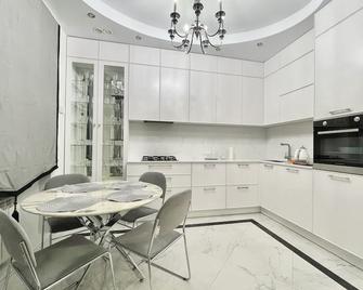 Home Apart Sverdlova str 26 - מינסק - מטבח