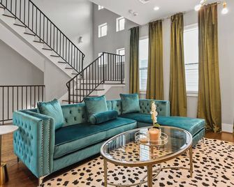 Midtown Palace - 2 mins From Downtown - Spacious - Houston - Sala de estar