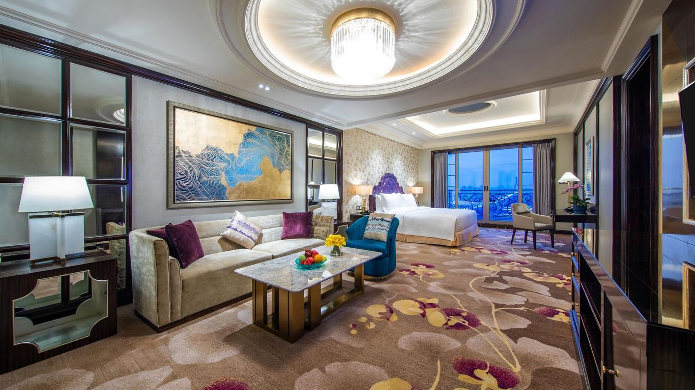 Chateau Star River Hotel