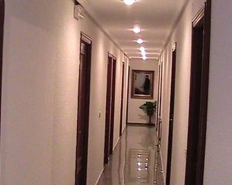 Pension Rada - Valdecilla - Flur