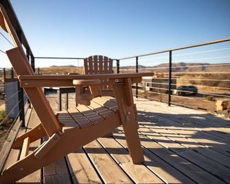 New Moonlight Ridge-Shipping Container Home - Alpine - Balkon