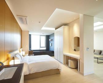 Pyeongchang The White Hotel - Pyeongchang - Habitación