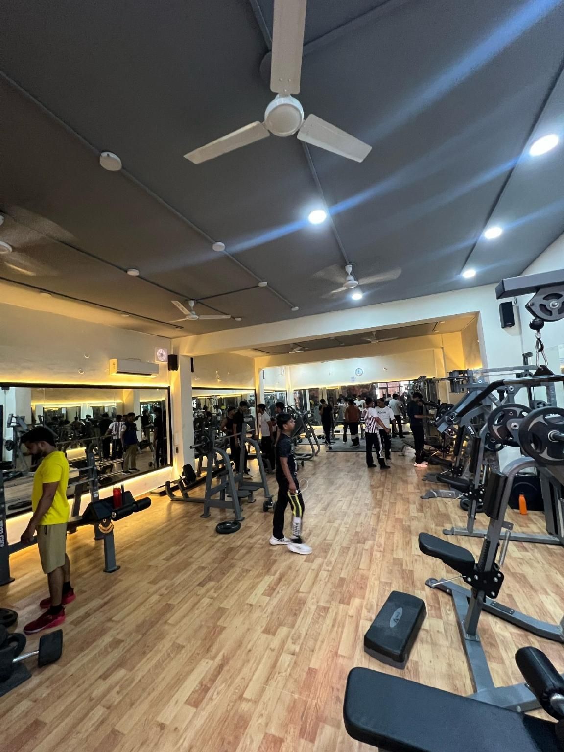 Elvin Hotel Karnal thumbnail 3