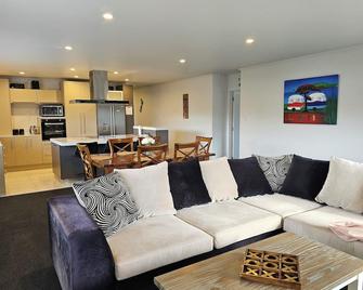 10 @ Wai Matangi - Turangi - Living room