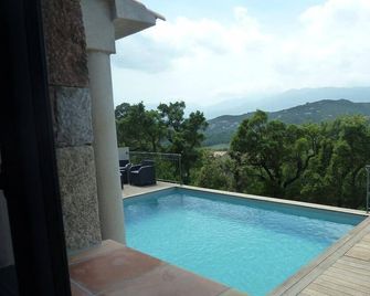 Stylish house with air conditioning, secure swimming pool, garden, 3km from the beaches - Sainte-Lucie-de-Porto-Vecchio - Pool