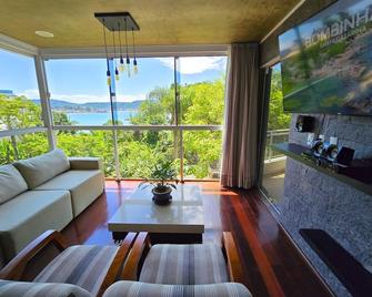Refúgio da Lagoinha - Centro de Bombinhas - Bombinhas - Living room