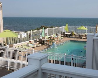 The Corsair & Cross Rip Oceanfront - Dennis Port