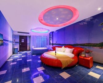 Kristin Hotel (Yanglan High-speed Railway Citizen Center) - E’zhou - Habitación