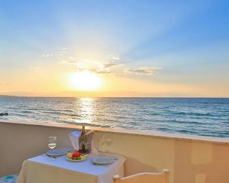 Denize sifir - Cesme - Balkon