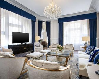 Waldorf Astoria Washington DC - Washington, D.C. - Living room