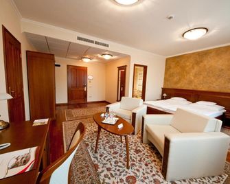 Nimrod Bioszalloda Es Bioetterem - Karcag - Quarto