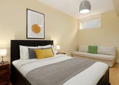 Conveniently located 1bdr suite. Sleeps up to 5ppl - Vancouver - Bedroom