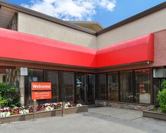 Econo Lodge Motel Village - Calgary - Edificio